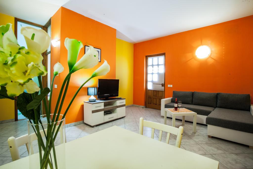 Apartments Lovic 洛克瓦罗戈兹尼察 外观 照片